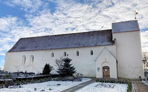 Asmild kirke om vinteren